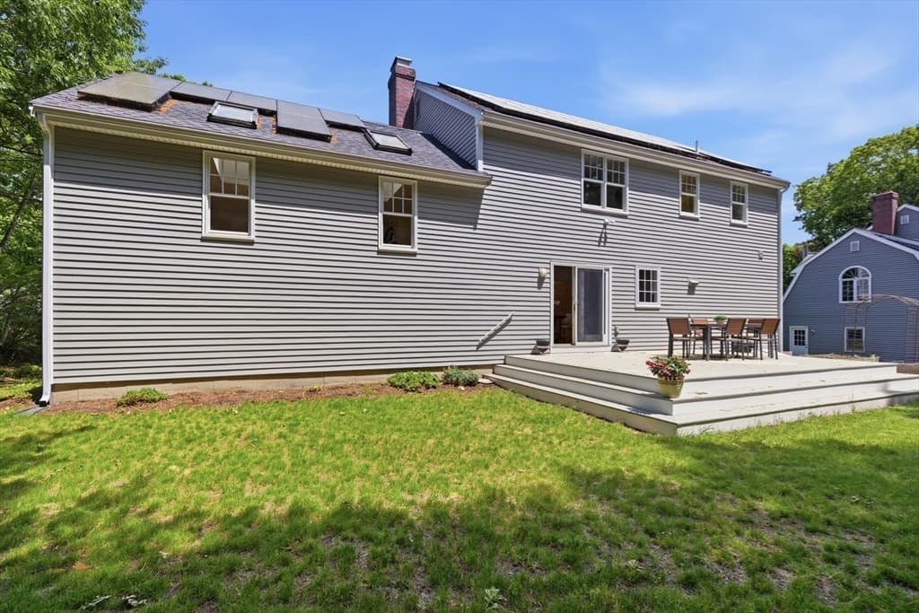 81 Parish Rd, Needham MA 02494 photo 4
