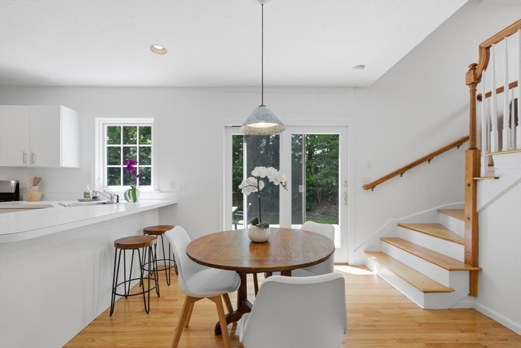 81 Parish Rd, Needham MA 02494 photo 8