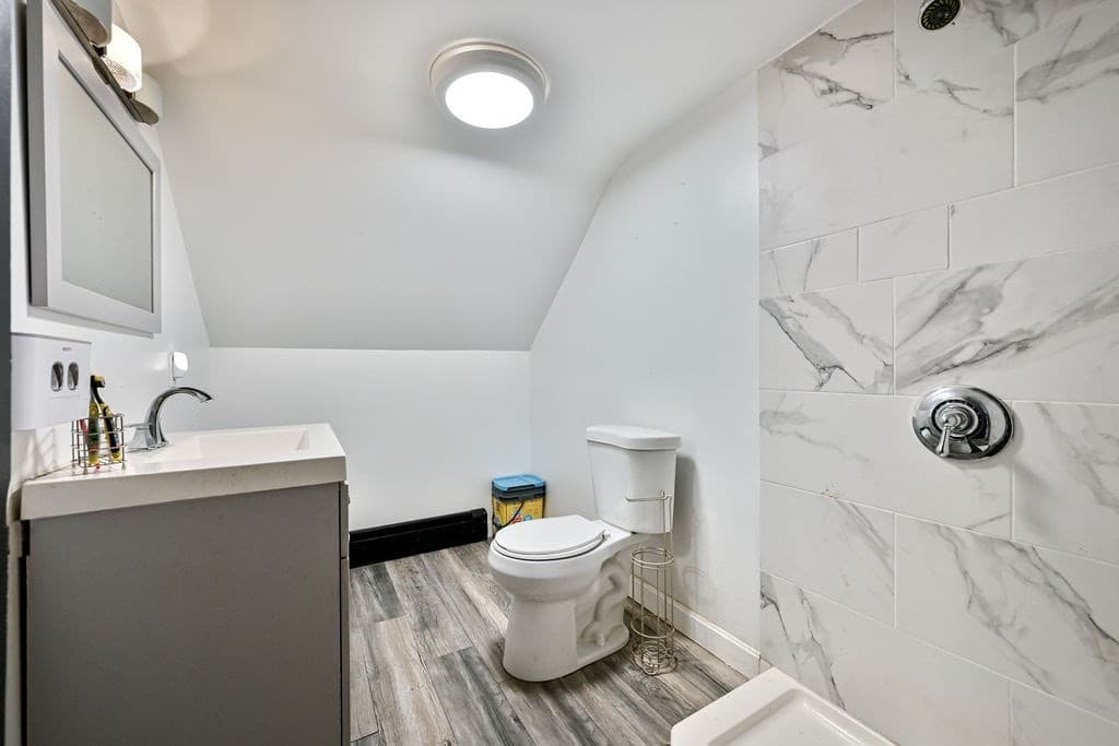 Single Family Residence at 260 Glebe St, Taunton MA 02780, photo 4 of 11