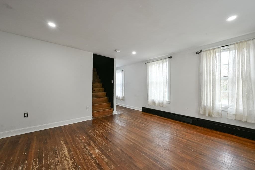Single Family Residence at 260 Glebe St, Taunton MA 02780, photo 8 of 11