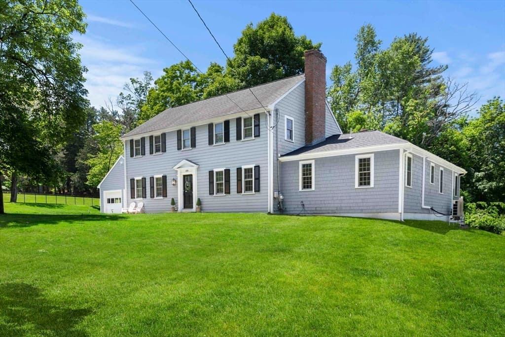 Single Family Residence at 1375 Brush Hill Rd, Milton MA 02186, Milton, photo 3 of 39
