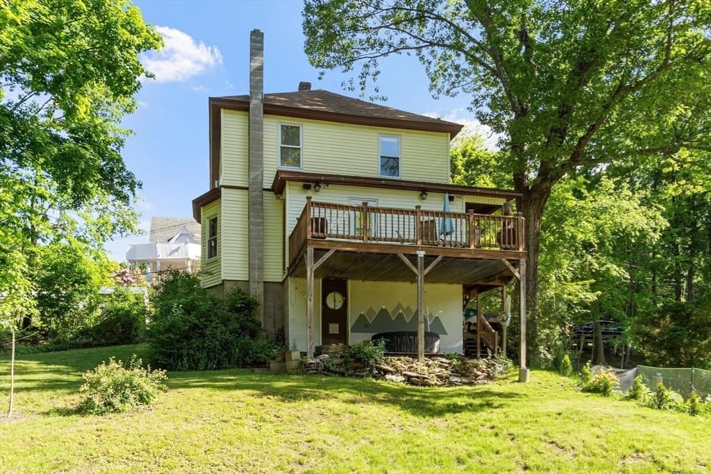 113 Simonds St, Fitchburg MA 01420