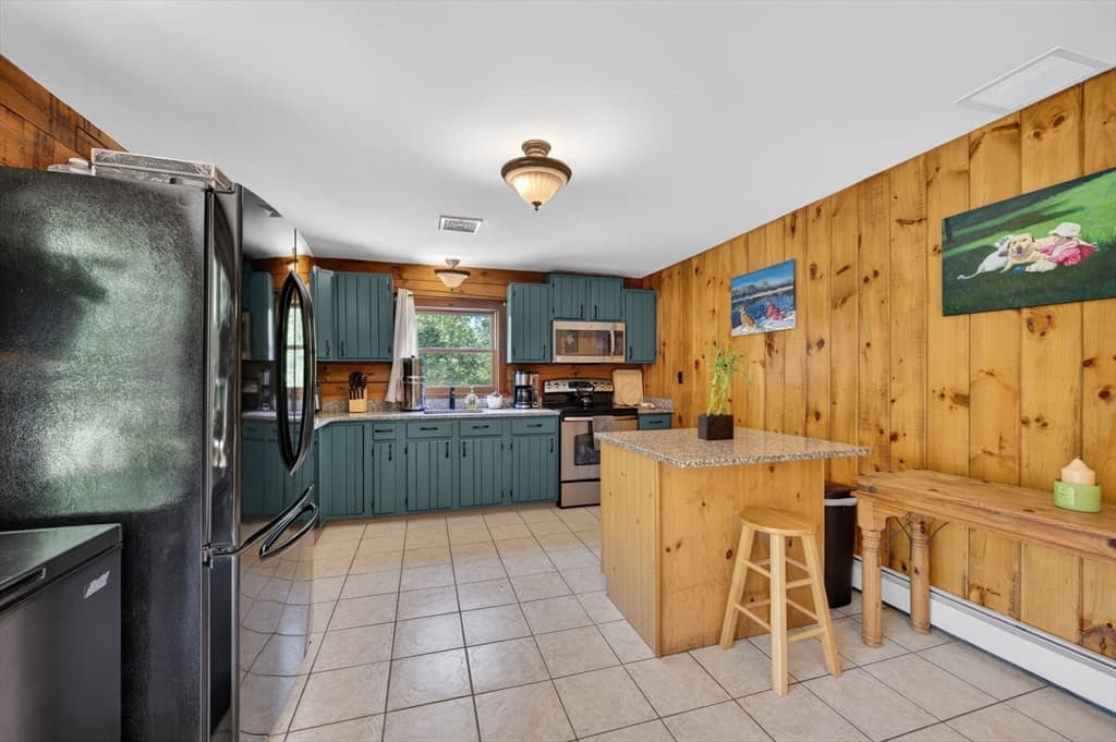Single Family Residence at 51 Bryant St, Berkley MA 02779, Berkley, photo 12 of 41