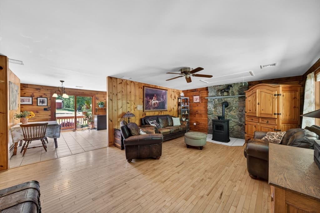 Single Family Residence at 51 Bryant St, Berkley MA 02779, Berkley, photo 8 of 41