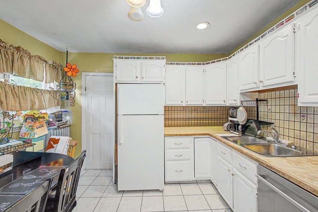2 Family - 2 Units Up/Down at 178-180 Brookside Pkwy, Medford MA 02155, photo 7 of 27