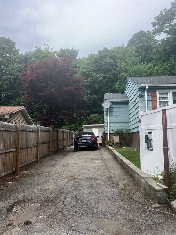 Single Family Residence at 42 Warren Ave, Boston MA 02136, photo 3 of 6