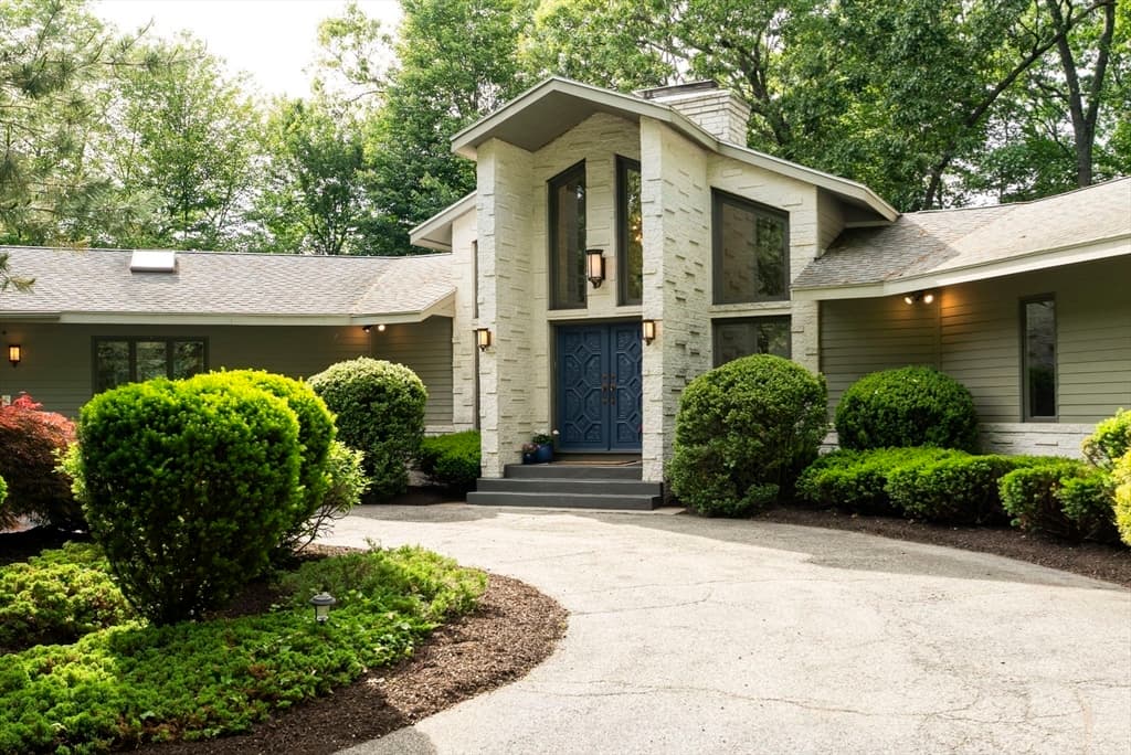 550 Wolf Swamp, Longmeadow MA 01106 photo 3
