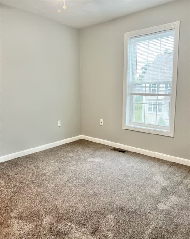 Condominium at 17 Foster St # 15, Brockton NH 03201, Brockton, photo 7 of 14