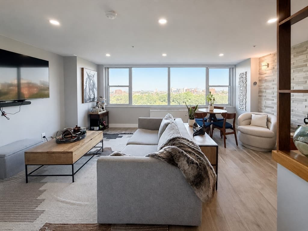 151 Tremont St # 11G, Boston MA 02111