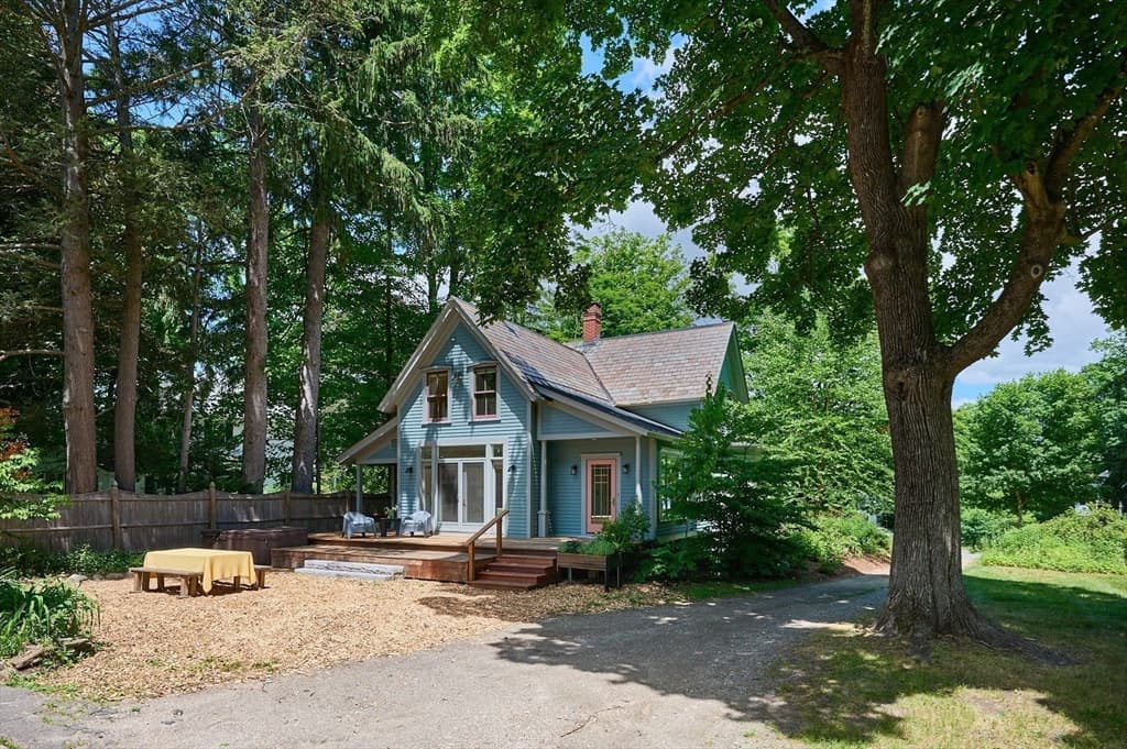 Single Family Residence at 114 S Main St, Northampton MA 01062, Northampton, photo 2 of 42