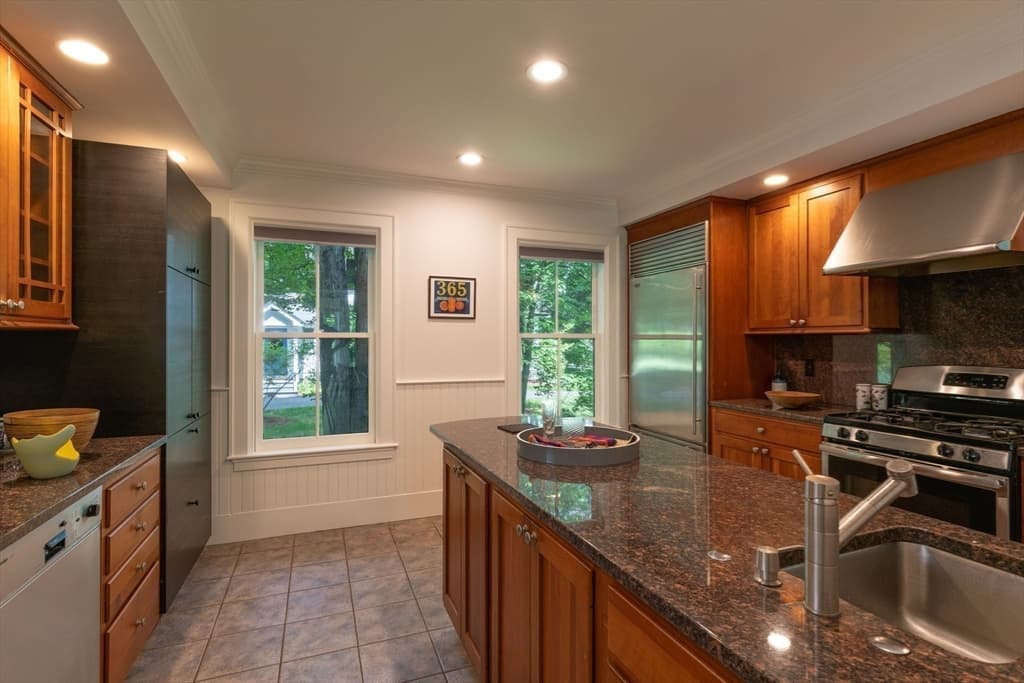 Single Family Residence at 114 S Main St, Northampton MA 01062, Northampton, photo 12 of 42