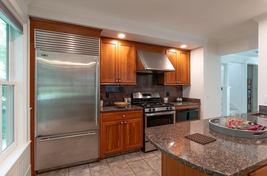 Single Family Residence at 114 S Main St, Northampton MA 01062, Northampton, photo 11 of 42