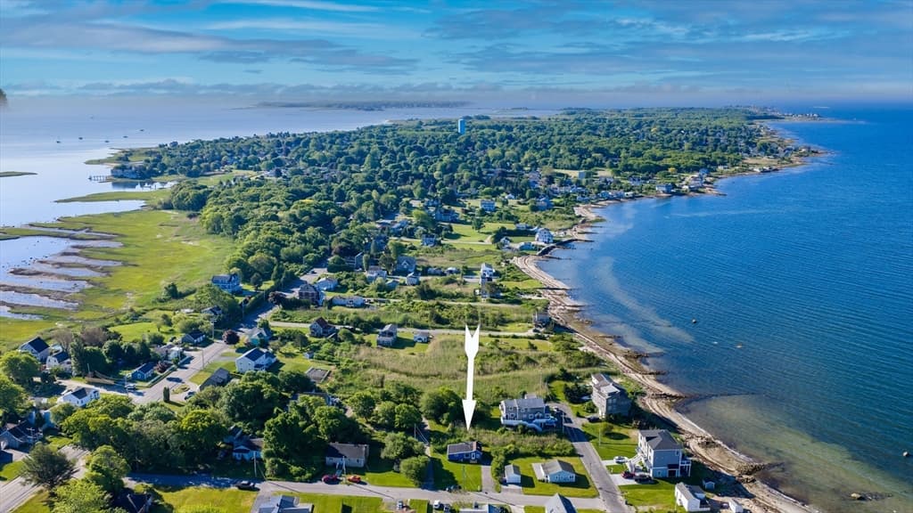3 Rockland St, Fairhaven MA 02719