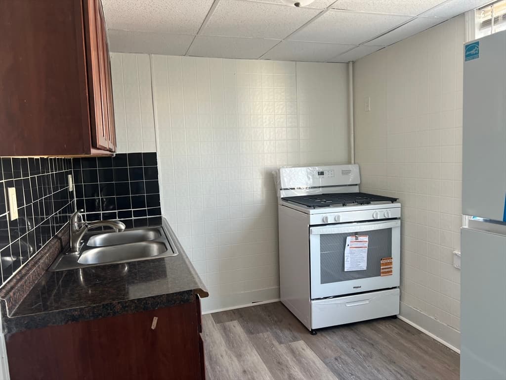 5-9 Family at 1017 Pine Street, Fall River MA 02723, photo 17 of 34
