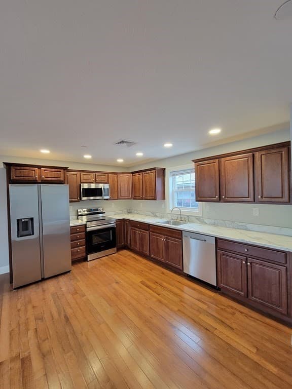 Condominium at 946 Warren Ave # F, Brockton MA 02301, Brockton, photo 3 of 18