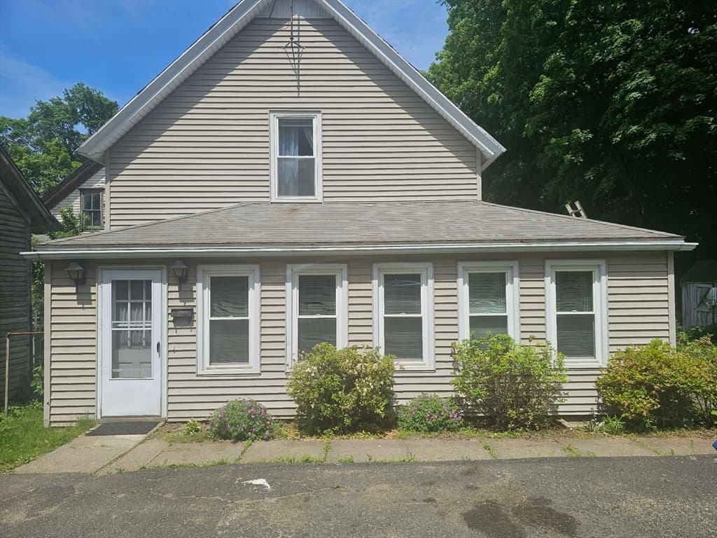 9 Spring St, Montague MA 01376