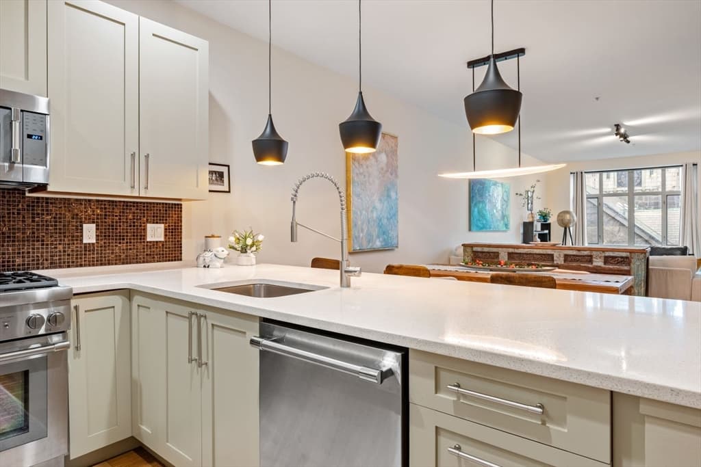 Condominium at 150 Dorchester Ave # 604, Boston MA 02127, Boston, photo 16 of 34