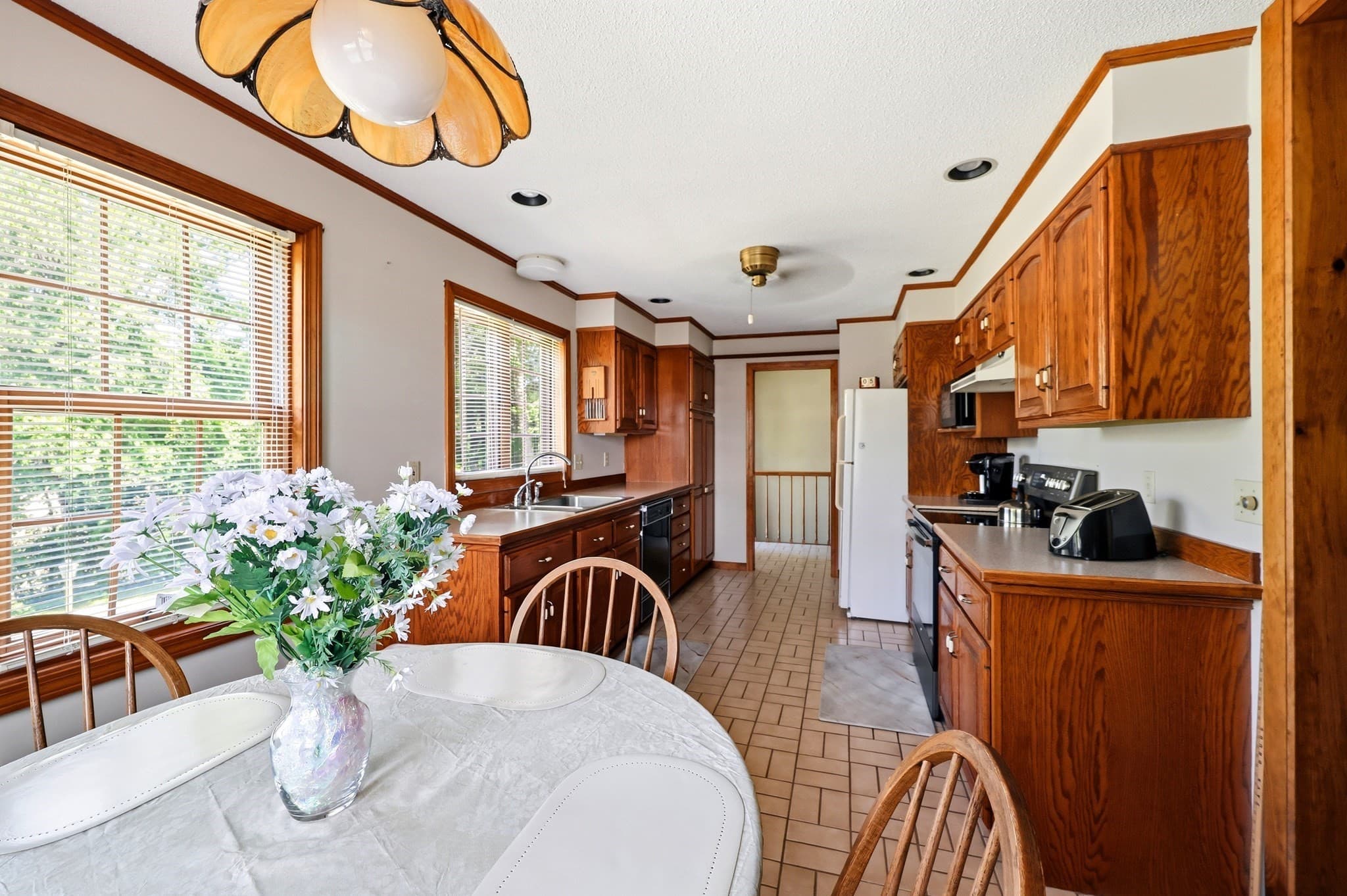 Single Family Residence at 4 Ladyslipper Ln, Hadley MA 01035, Hadley, photo 7 of 34