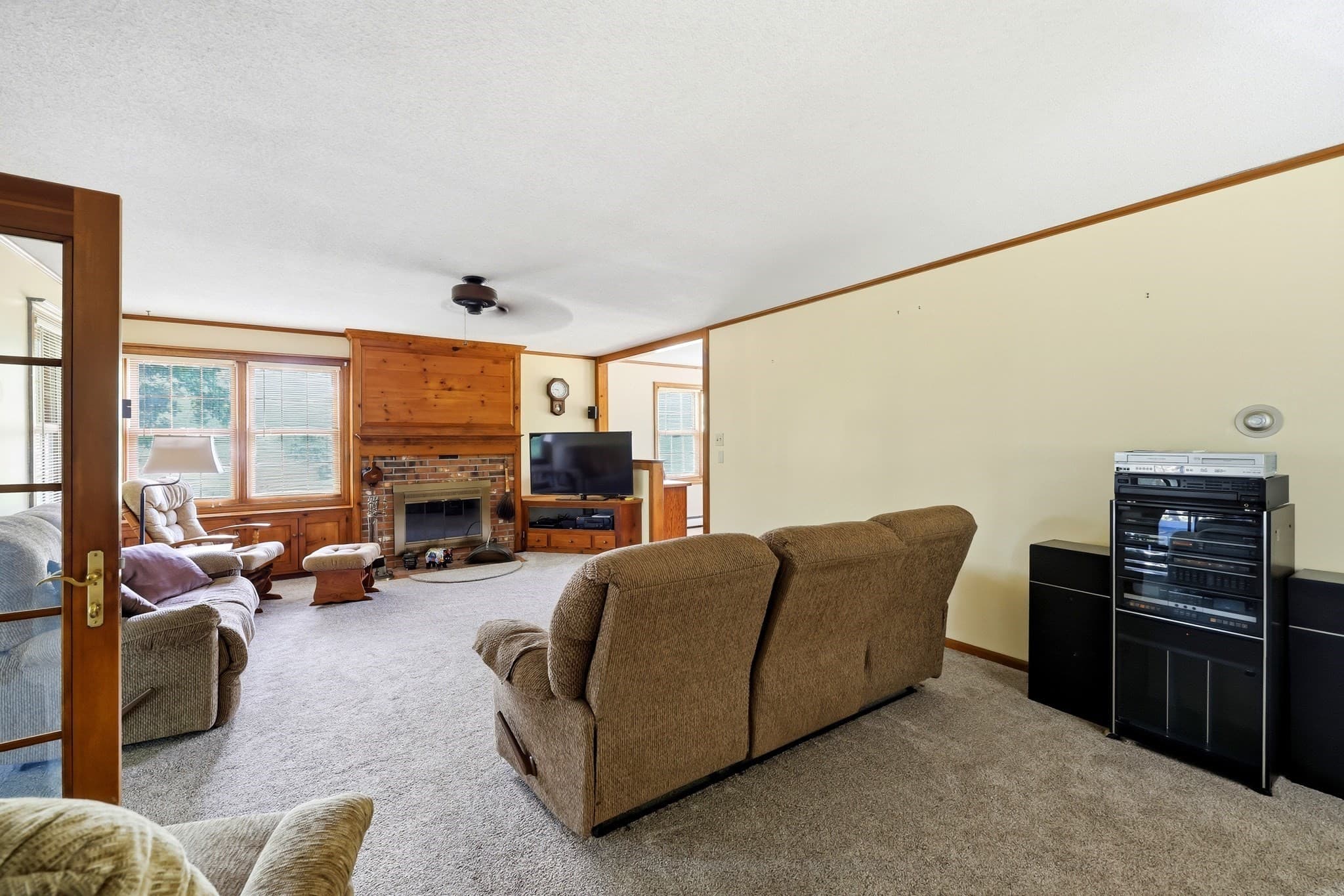 Single Family Residence at 4 Ladyslipper Ln, Hadley MA 01035, Hadley, photo 9 of 34