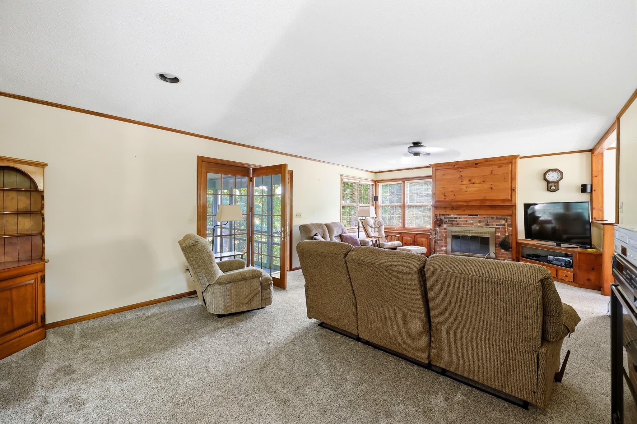 Single Family Residence at 4 Ladyslipper Ln, Hadley MA 01035, Hadley, photo 8 of 34