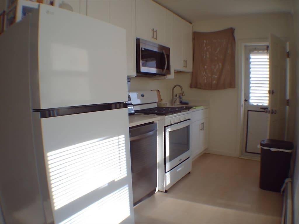 6 Coffin Avenue Ct, New Bedford MA 02746 photo 8