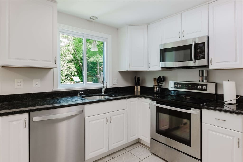 Single Family Residence at 245 Winter Street, Mansfield MA 02048, photo 13 of 42