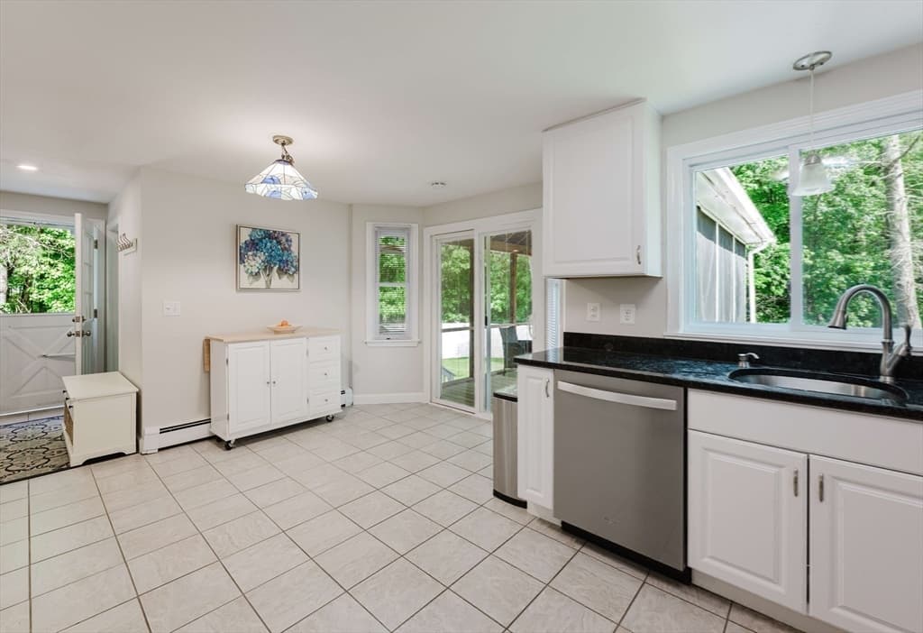 Single Family Residence at 245 Winter Street, Mansfield MA 02048, photo 10 of 42