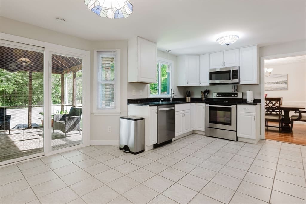 Single Family Residence at 245 Winter Street, Mansfield MA 02048, photo 11 of 42