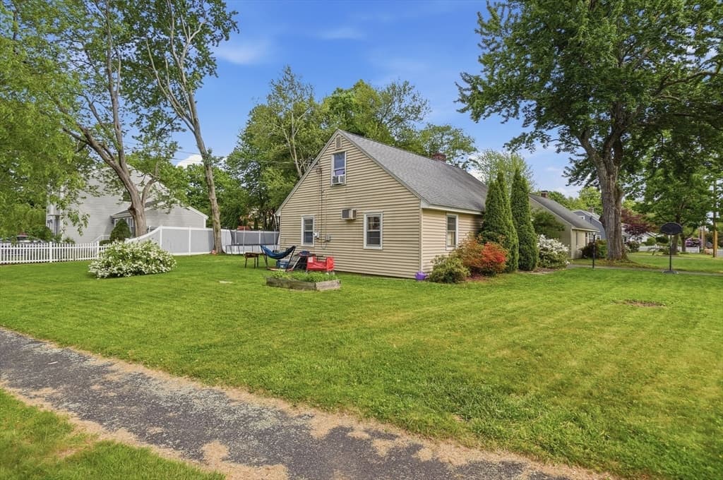 Single Family Residence at 30 Bellridge Drive, Shrewsbury MA 01545, photo 28 of 35