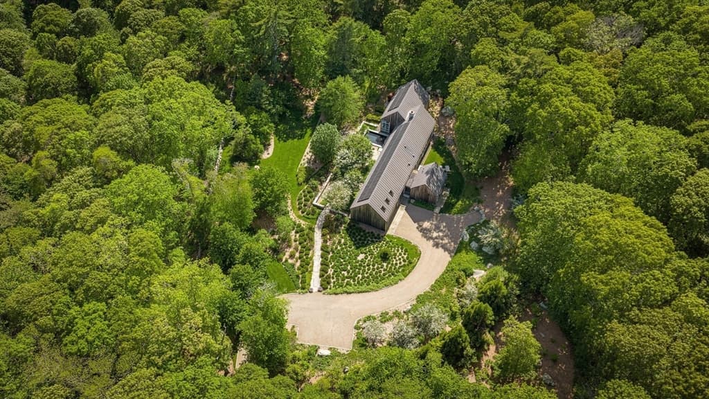 35 South Bowl Rd, Chilmark MA 02535 photo 2