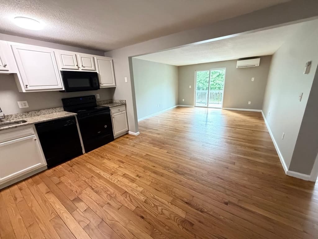 20 Abbey Rd # 206, Leominster MA 01453 photo 2
