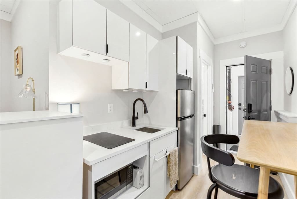 142 Dorchester Street, Boston MA 02127 photo 17