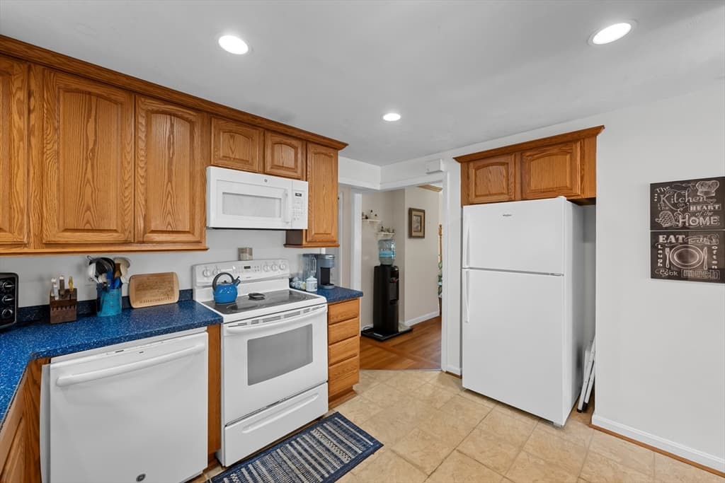 Single Family Residence at 16 Mars Dr, Shrewsbury MA 01545, photo 16 of 42