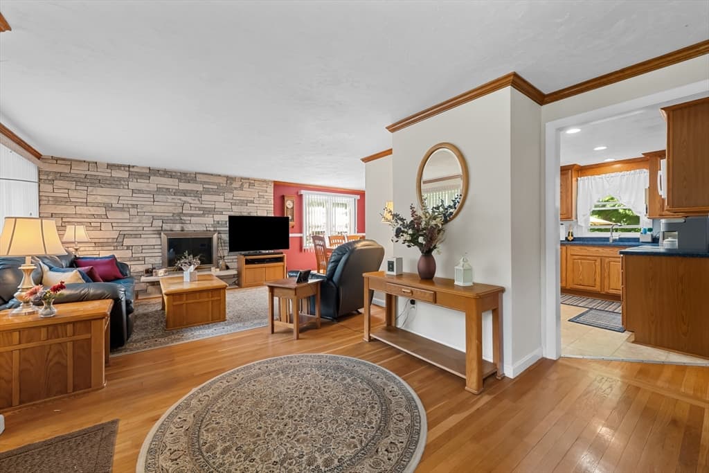 Single Family Residence at 16 Mars Dr, Shrewsbury MA 01545, photo 10 of 42