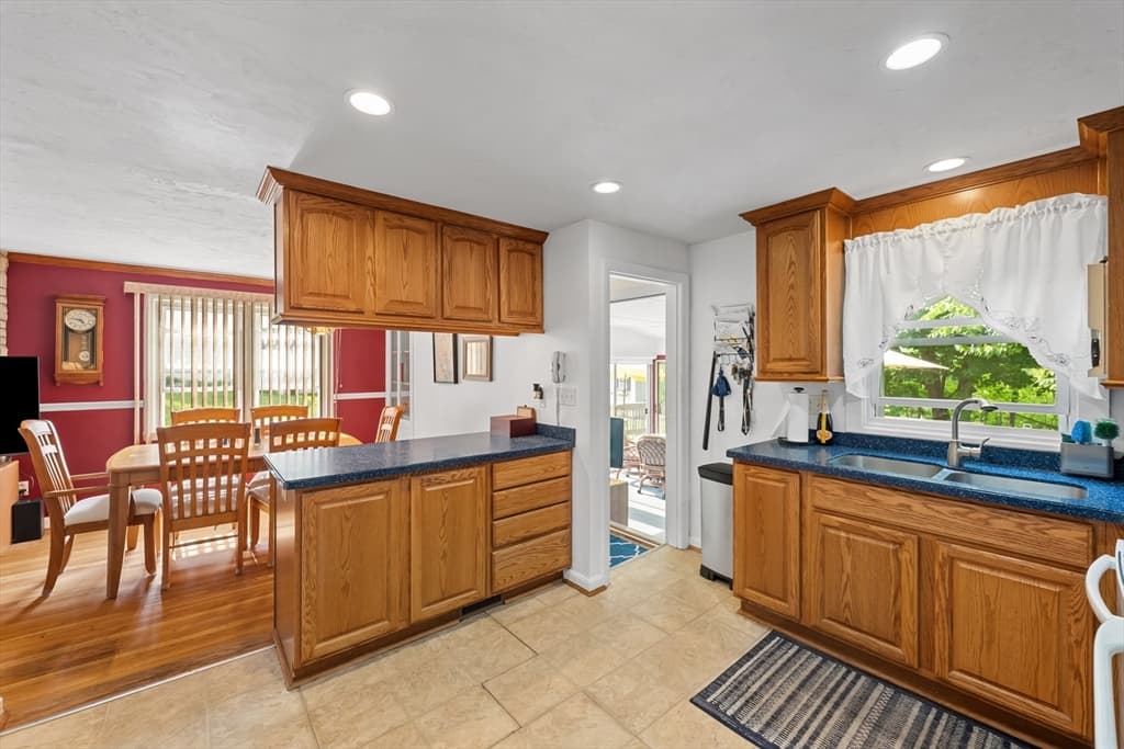 Single Family Residence at 16 Mars Dr, Shrewsbury MA 01545, photo 14 of 42
