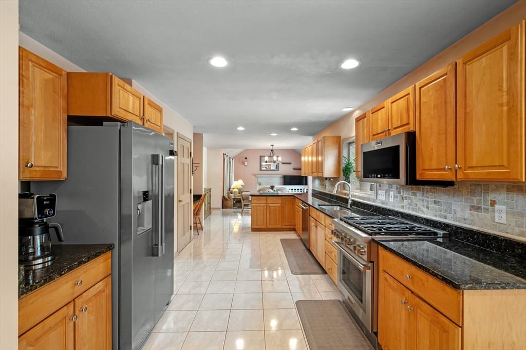 Single Family Residence at 15 Darrell Dr., North Reading MA 01864, North Reading, photo 16 of 42