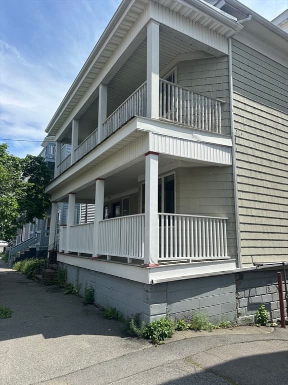 33 Wave Ave, Revere MA 02151 photo 3