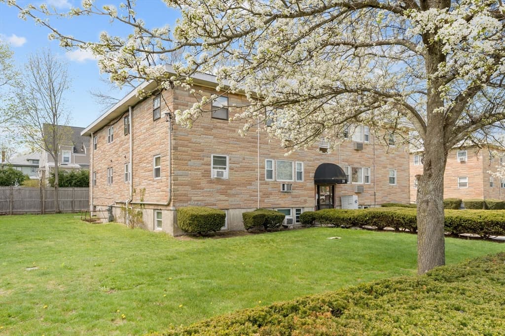 20 Auna Drive Unit 7, Brockton MA 02301 photo 3