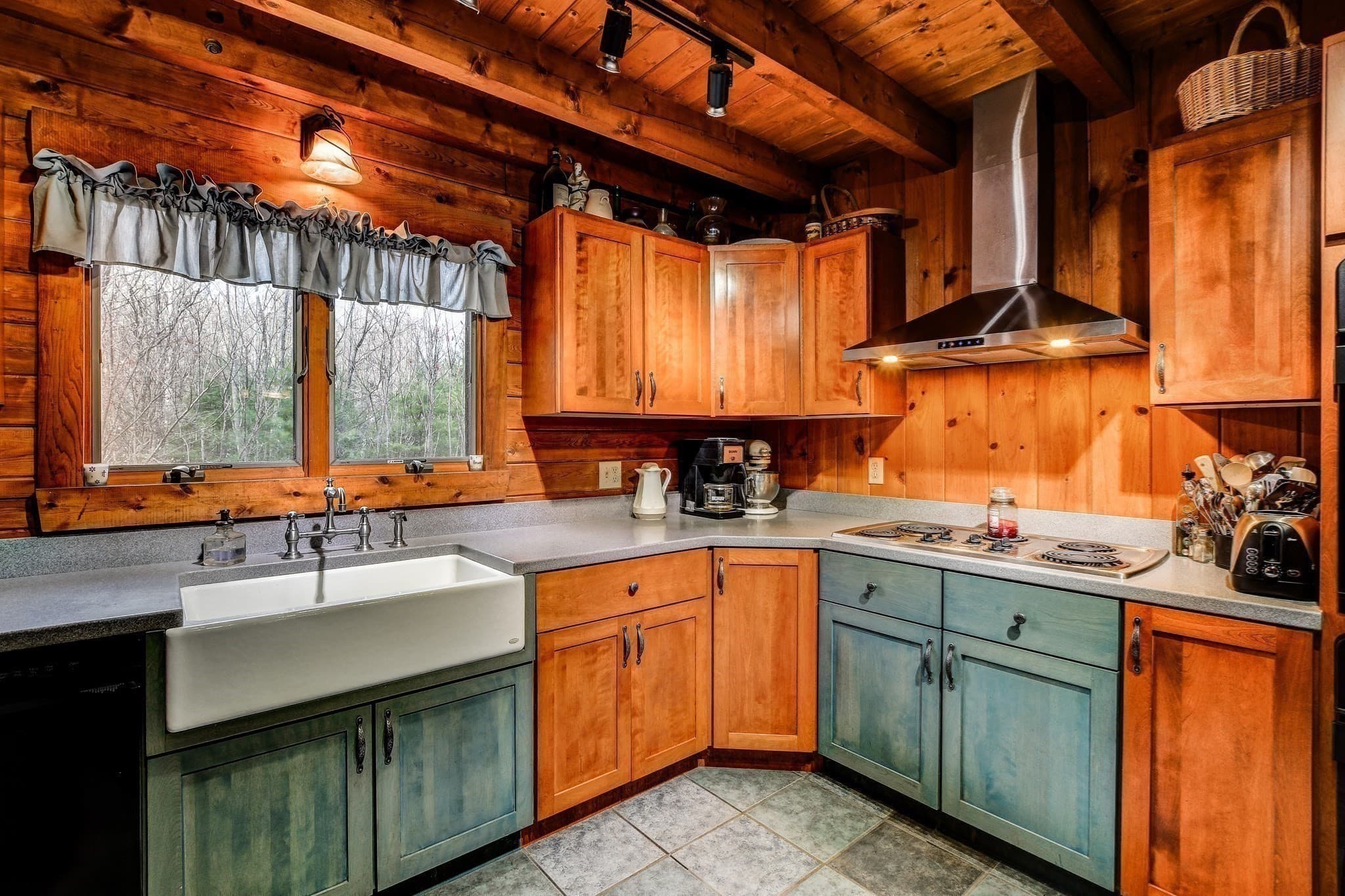 Single Family Residence at 23 Dana Rd, Petersham MA 01366, photo 3 of 24