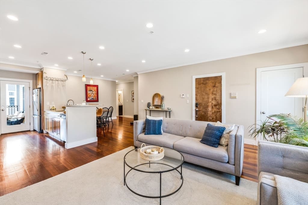 Condominium at 109 D St # 4, Boston MA 02127, Boston, photo 3 of 14