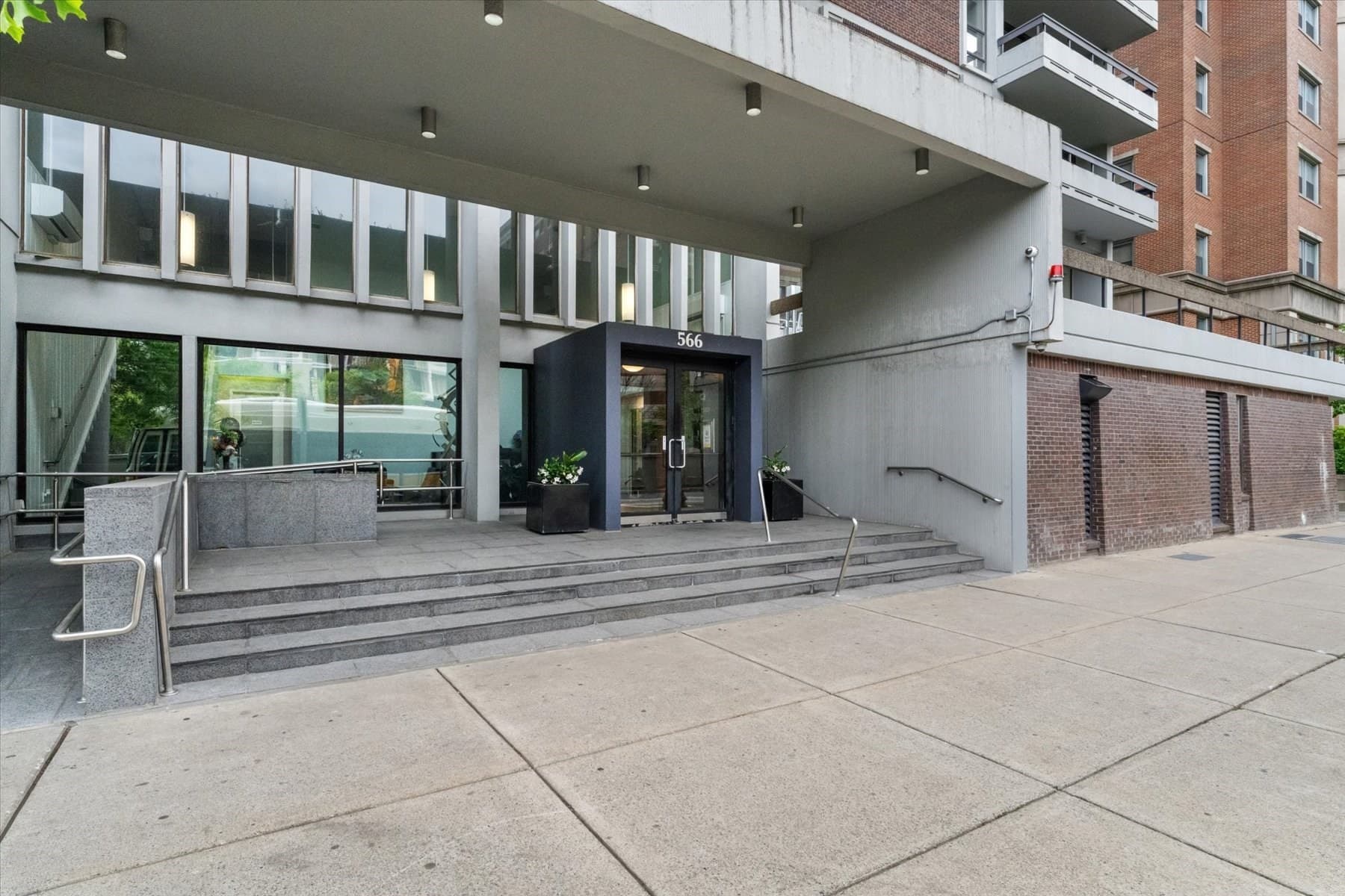 Stock Cooperative at 566 Commonwealth Ave # 703, Boston MA 02215, photo 16 of 17