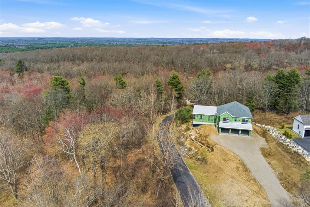 135 Nobscot Drive, Framingham MA 01701