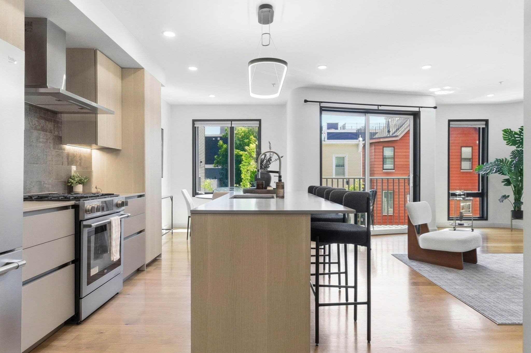 Condominium at 187-191 Condor St # 5, Boston MA 02128, photo 6 of 27