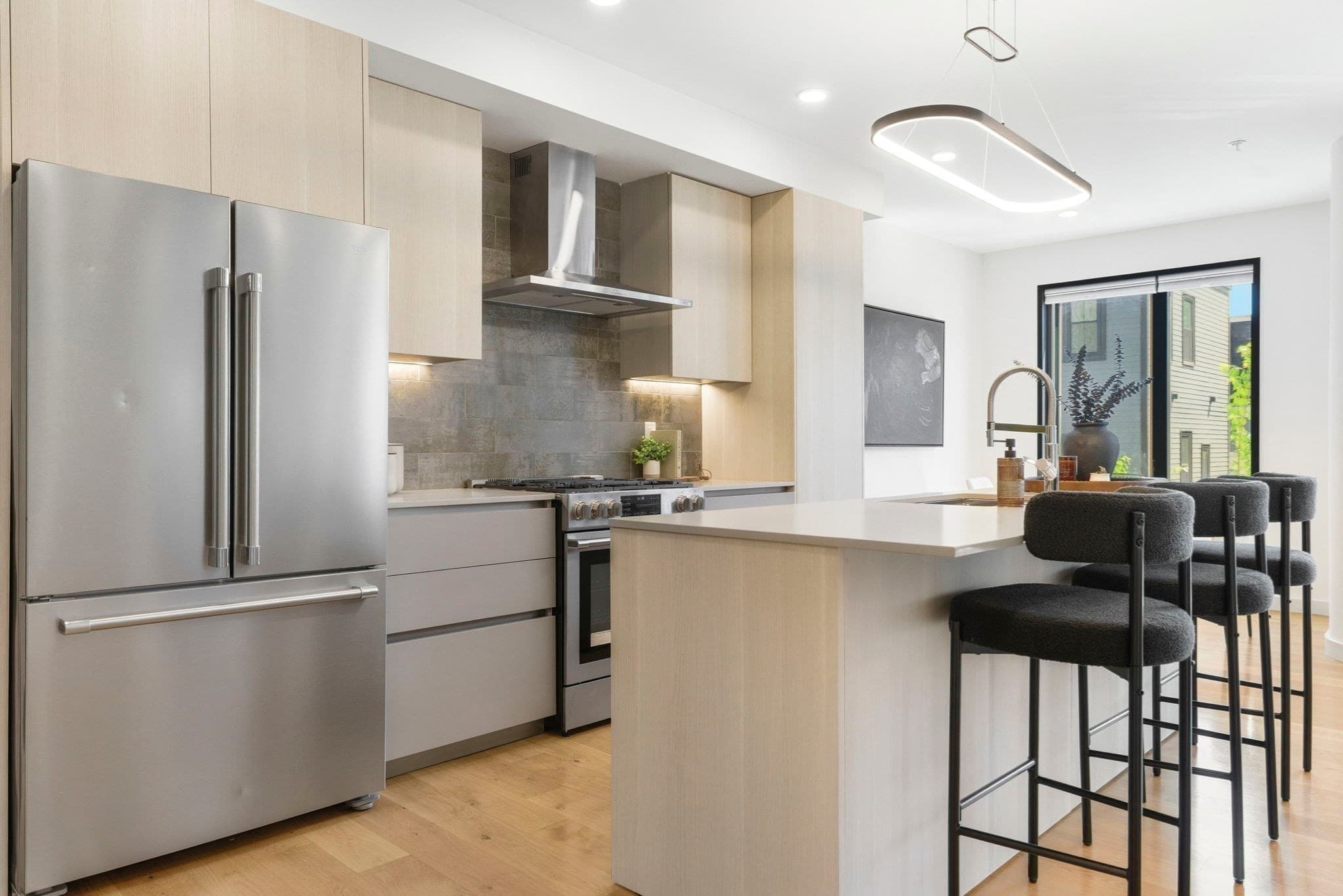 Condominium at 187-191 Condor St # 5, Boston MA 02128, photo 4 of 27