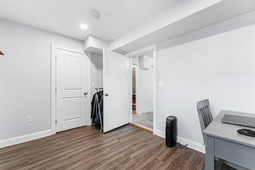 Condominium at 18 1/2 Dalton Ct, Peabody MA 01960, Peabody, photo 16 of 23