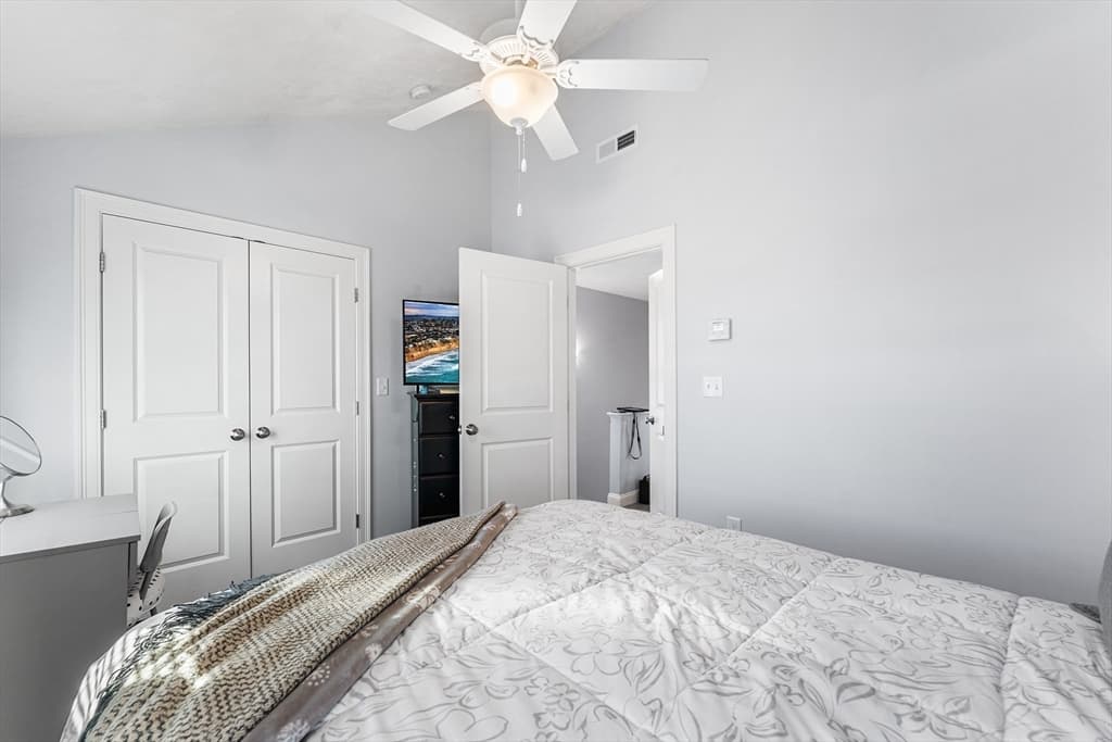 Condominium at 18 1/2 Dalton Ct, Peabody MA 01960, Peabody, photo 11 of 23