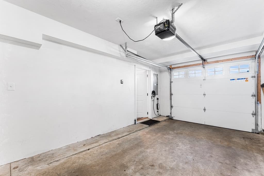 Condominium at 18 1/2 Dalton Ct, Peabody MA 01960, Peabody, photo 19 of 23