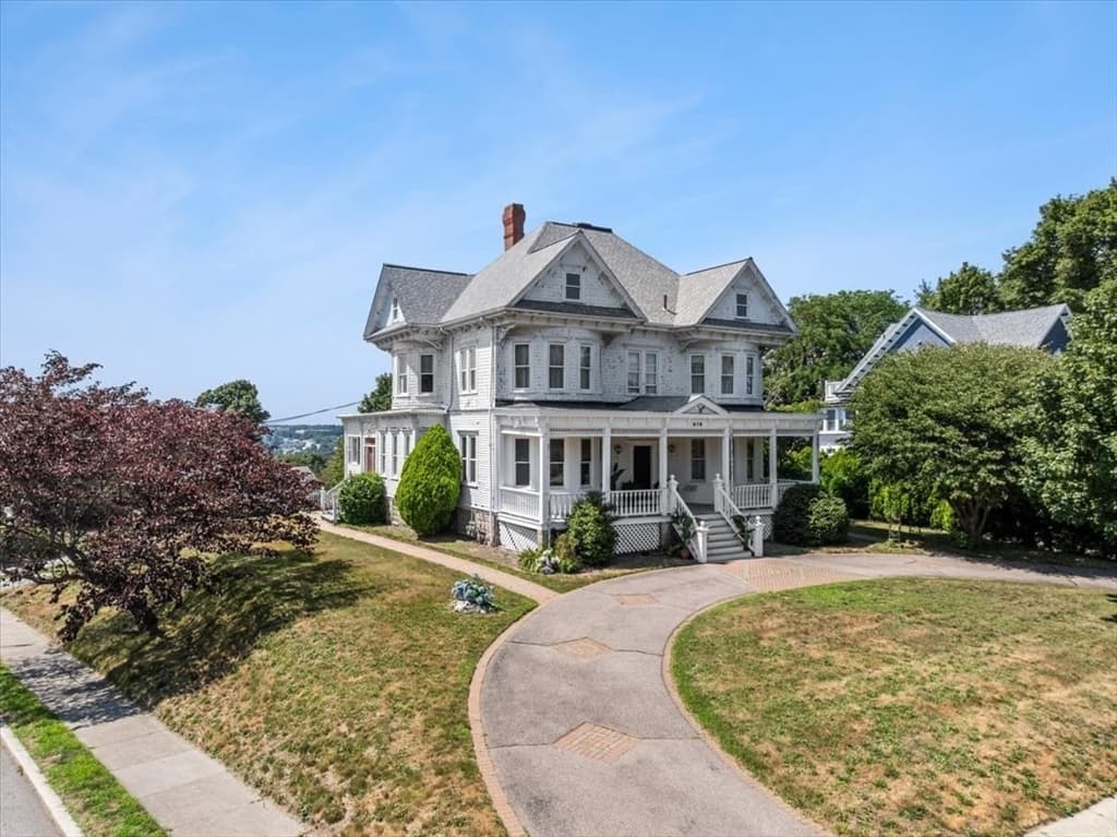 878 Highland Ave, Fall River MA 02720