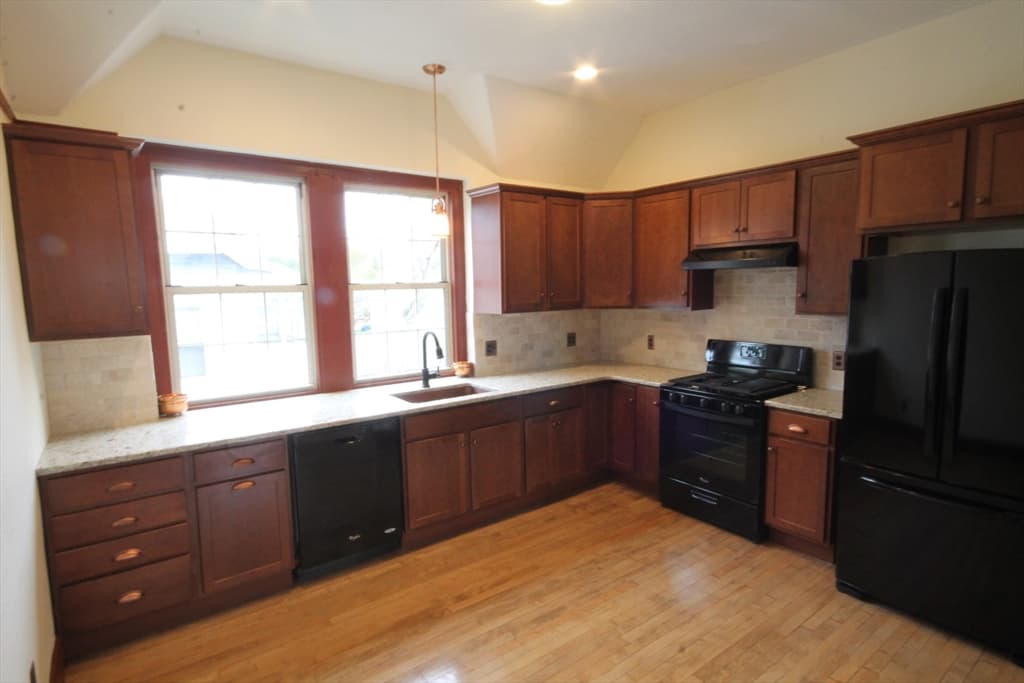 1043 Sumner Ave, Springfield MA 01118 photo 16