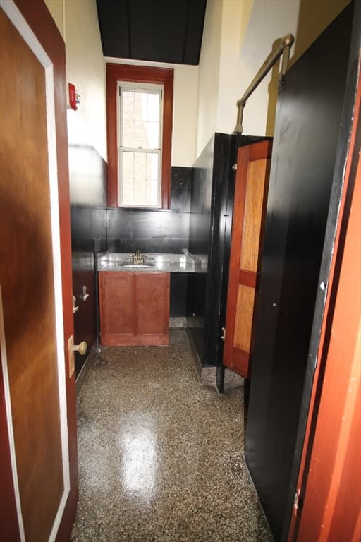 1043 Sumner Ave, Springfield MA 01118 photo 7